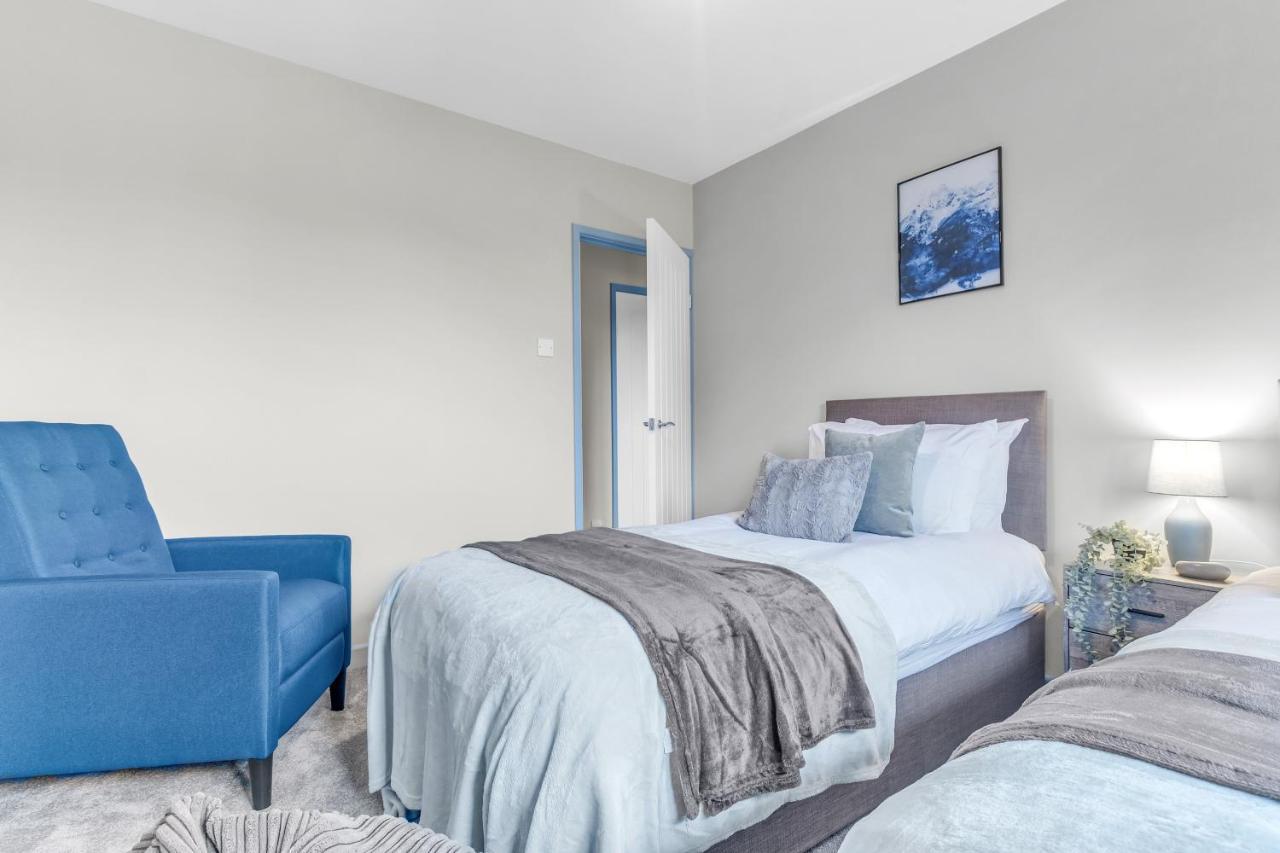 Mk 2-Bedroom Contractor'S Gem, 5 Beds, Sleeps 6, Free Parking Milton Keynes Esterno foto