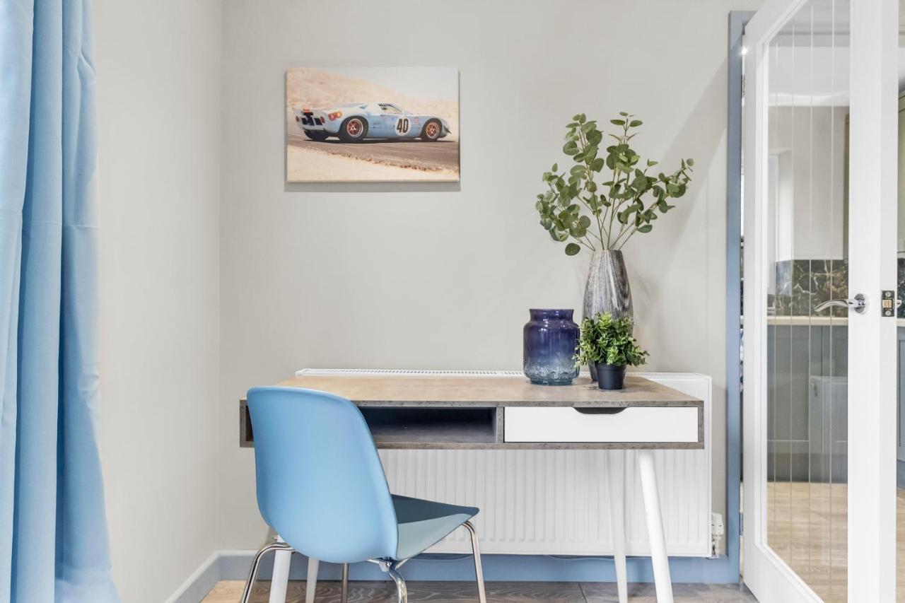 Mk 2-Bedroom Contractor'S Gem, 5 Beds, Sleeps 6, Free Parking Milton Keynes Esterno foto