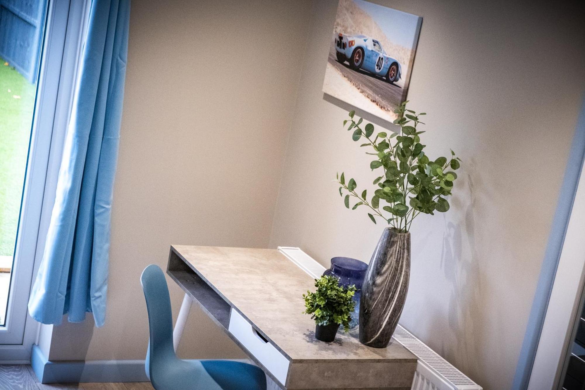 Mk 2-Bedroom Contractor'S Gem, 5 Beds, Sleeps 6, Free Parking Milton Keynes Esterno foto