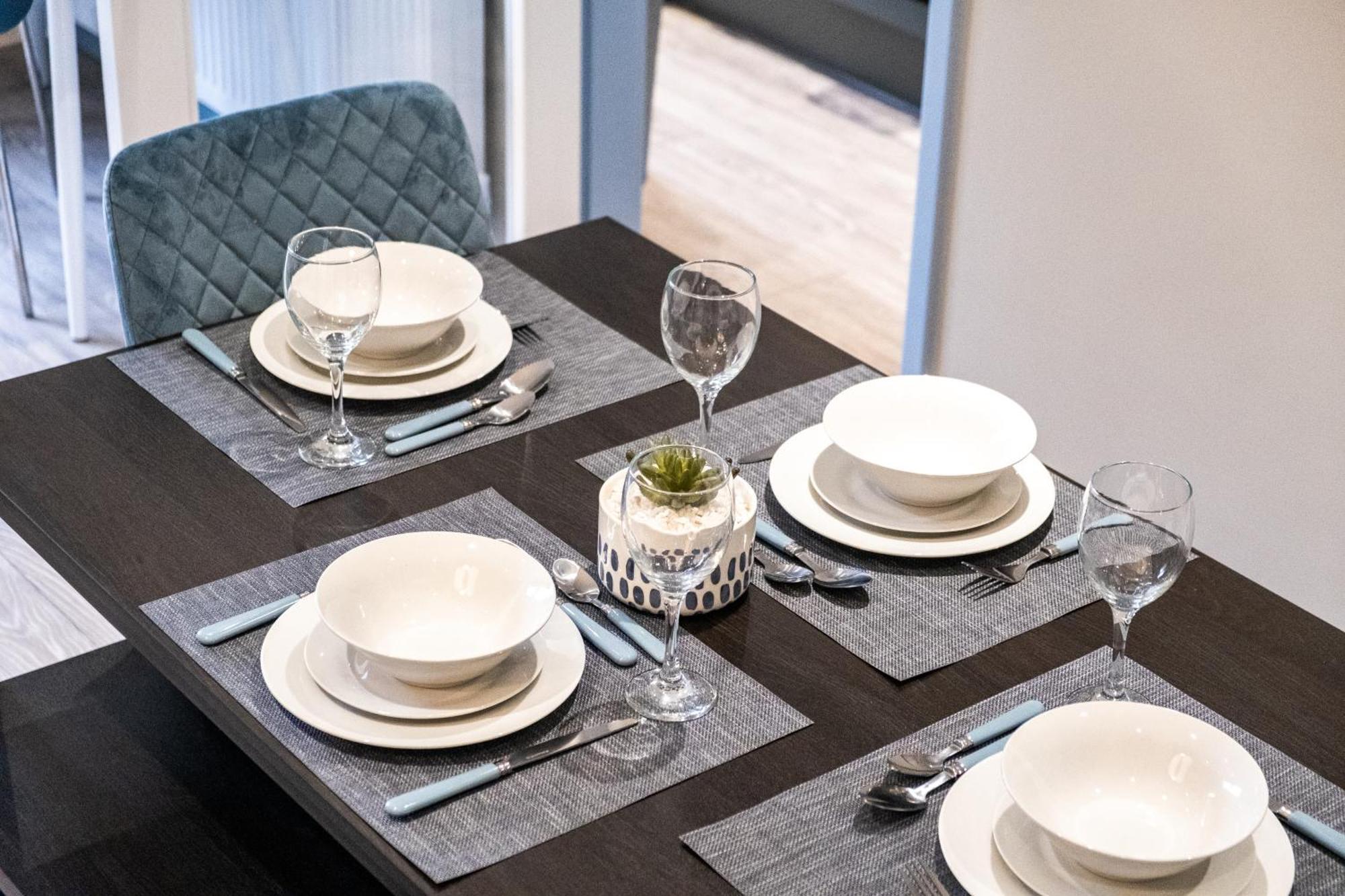 Mk 2-Bedroom Contractor'S Gem, 5 Beds, Sleeps 6, Free Parking Milton Keynes Esterno foto