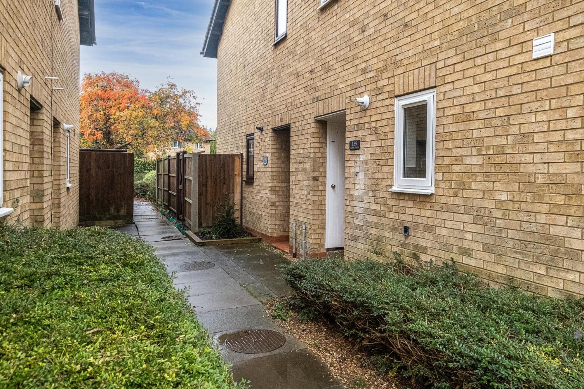 Mk 2-Bedroom Contractor'S Gem, 5 Beds, Sleeps 6, Free Parking Milton Keynes Esterno foto