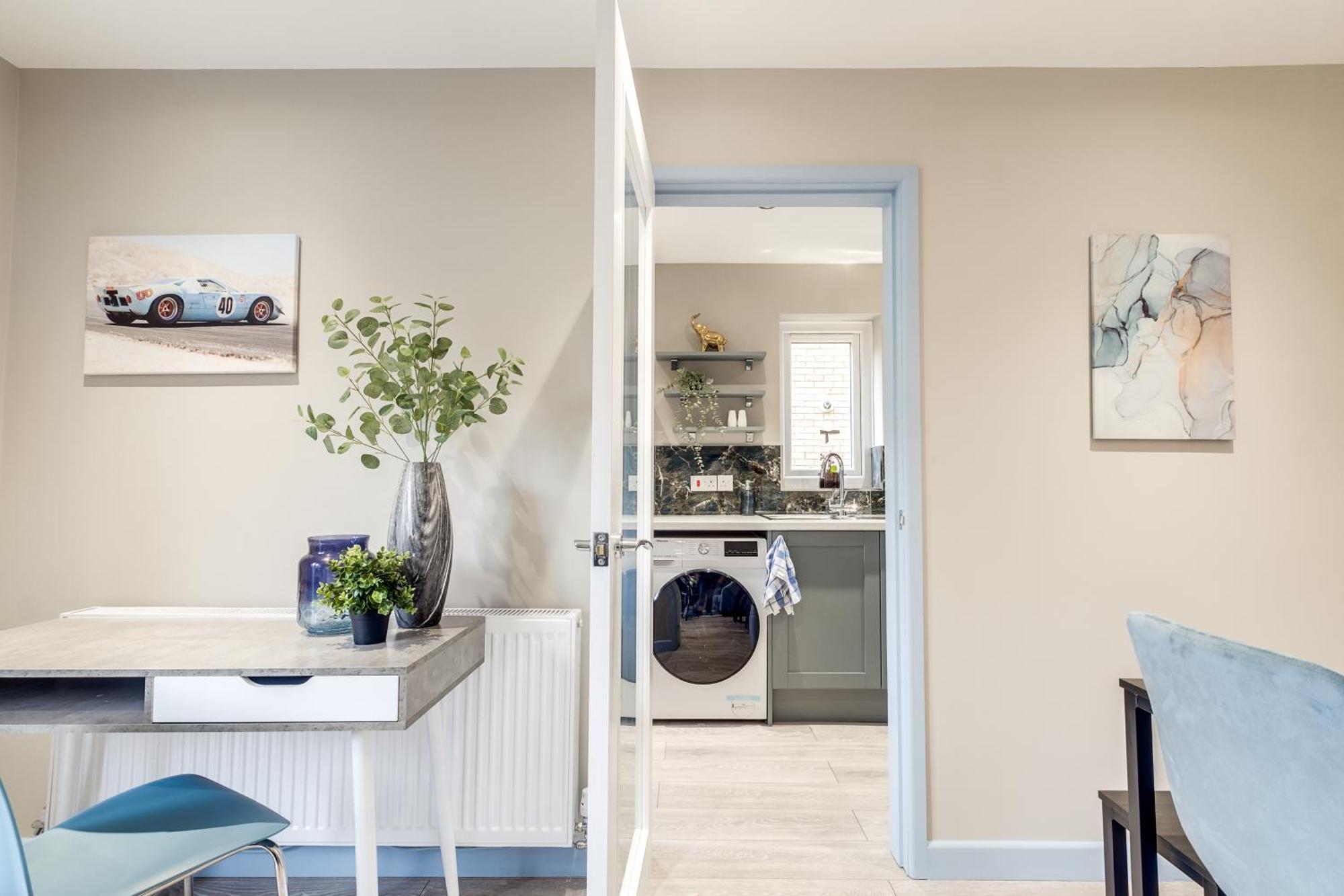 Mk 2-Bedroom Contractor'S Gem, 5 Beds, Sleeps 6, Free Parking Milton Keynes Esterno foto